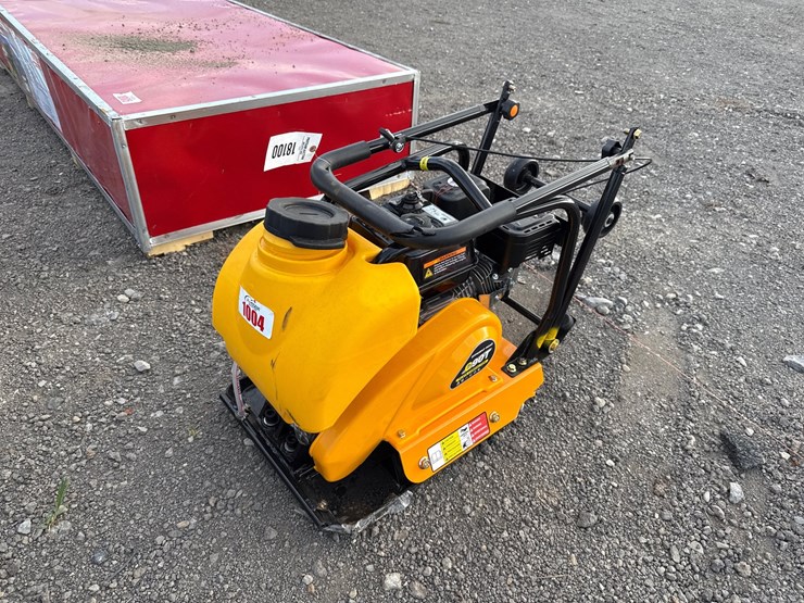 #1004-•-c90t-plate-compactor-image-1