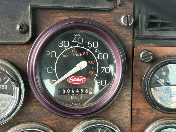 1997-peterbilt-357-image-15