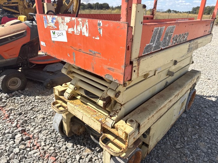 jlg-1932e2-image-11