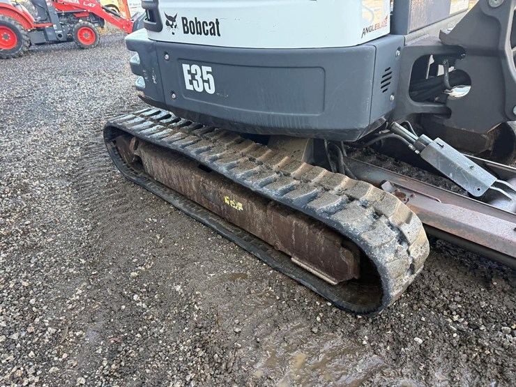 2016-bobcat-e35-image-13