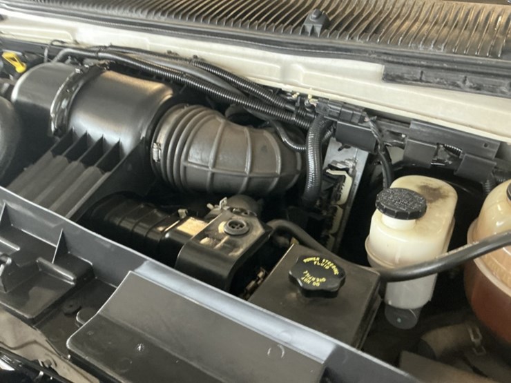 2009-ford-cargo-image-12
