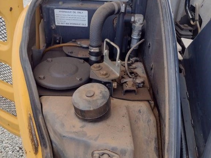 2015-deere-35g-image-31
