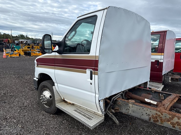 2008-ford-e450-image-10