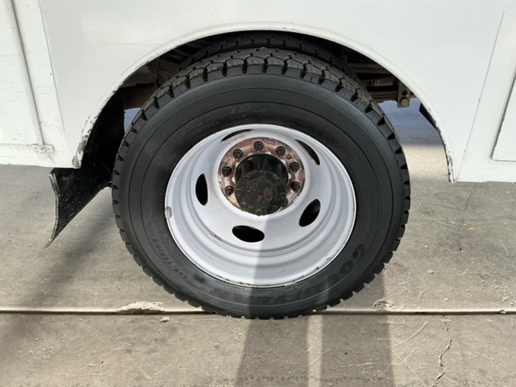 2015-ford-f550-image-8