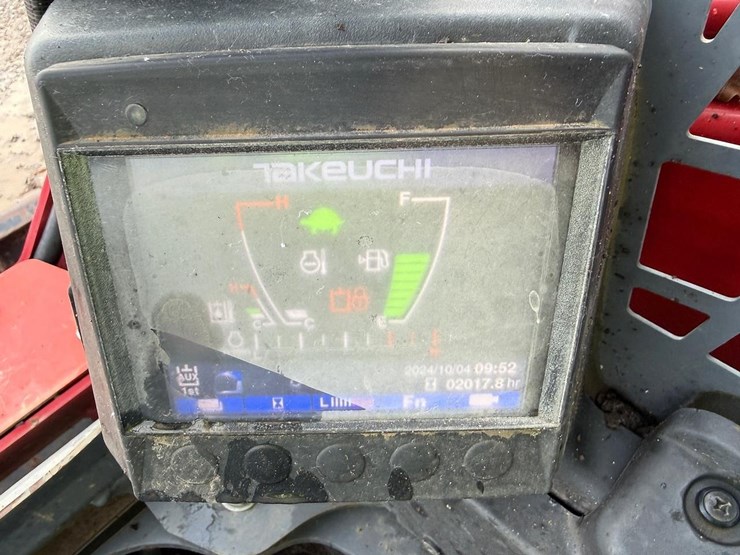 2020-takeuchi-tl8-image-21