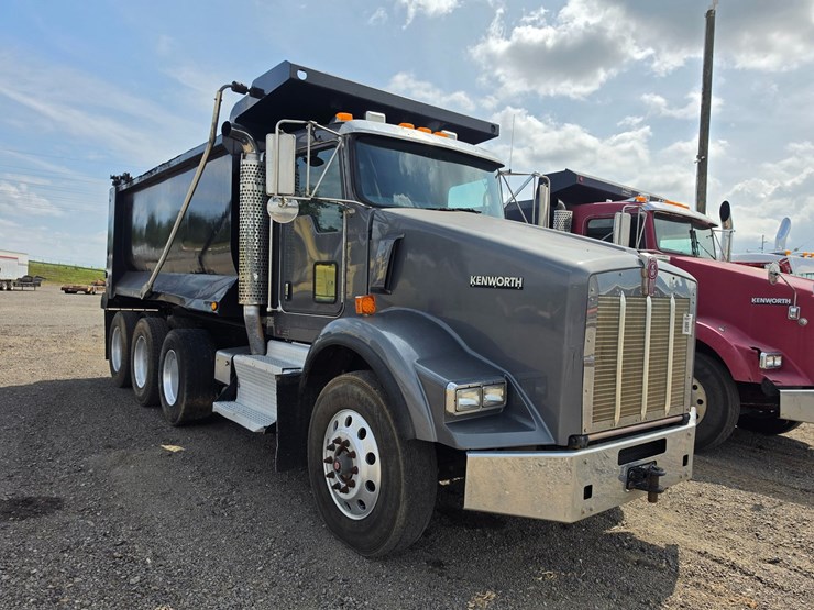 2013-kenworth-t800-image-3