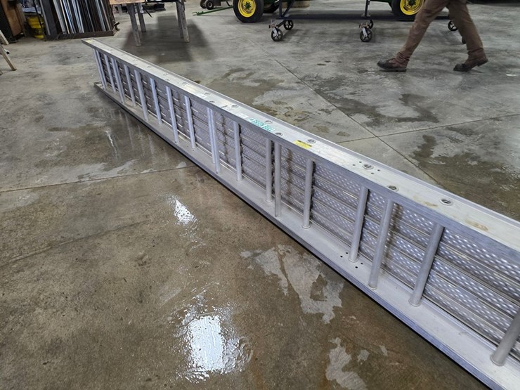 #9729-•-20"x20'-aluminum-walk-plank-image-7
