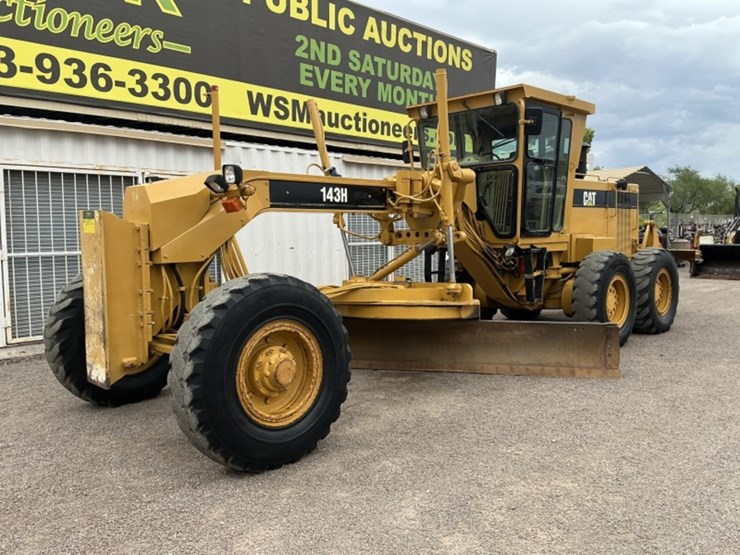 caterpillar-143h-image-2