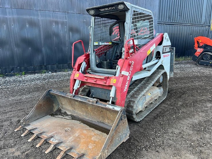 2020-takeuchi-tl8-image-2