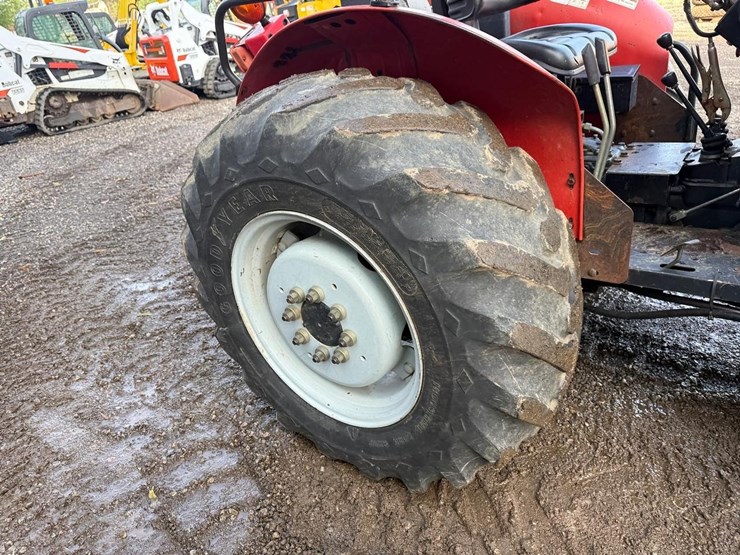 massey-ferguson-451-image-12
