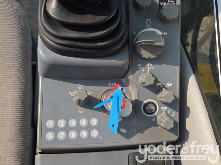 2019-deere-210g-lc-image-79
