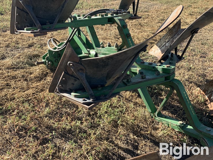 john-deere-3-pt-rotating-plow-image-12