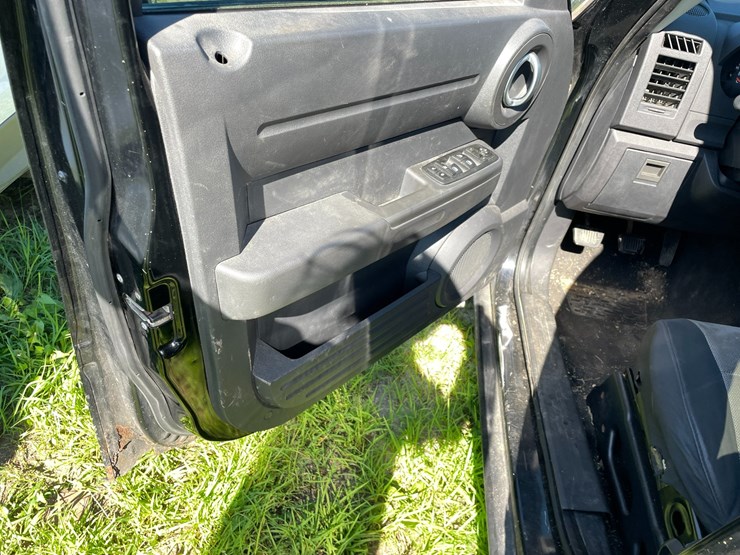 2007-dodge-nitro-image-29