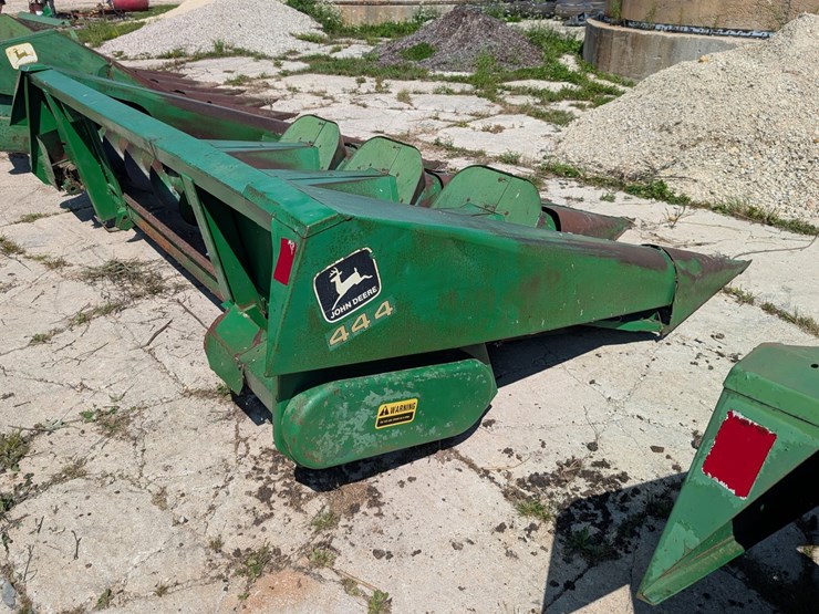 john-deere-444-image-2