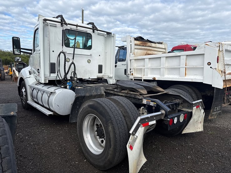 2017-kenworth-t680-image-9