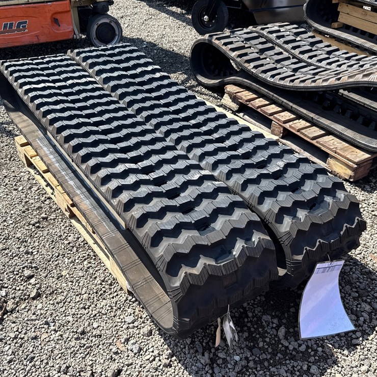 #2063 • SET OF SKID STEER RUBBER TRACKS 400 X 86 X 49