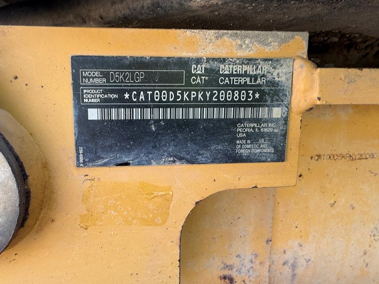 2016-caterpillar-d5k2-lgp-image-28