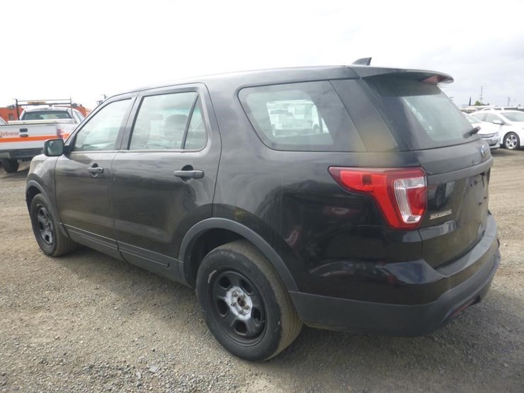 2017-ford-explorer-image-4