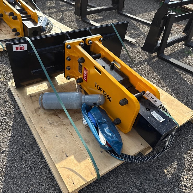 #1093 • TOFT SKID STEER HYD BREAKER