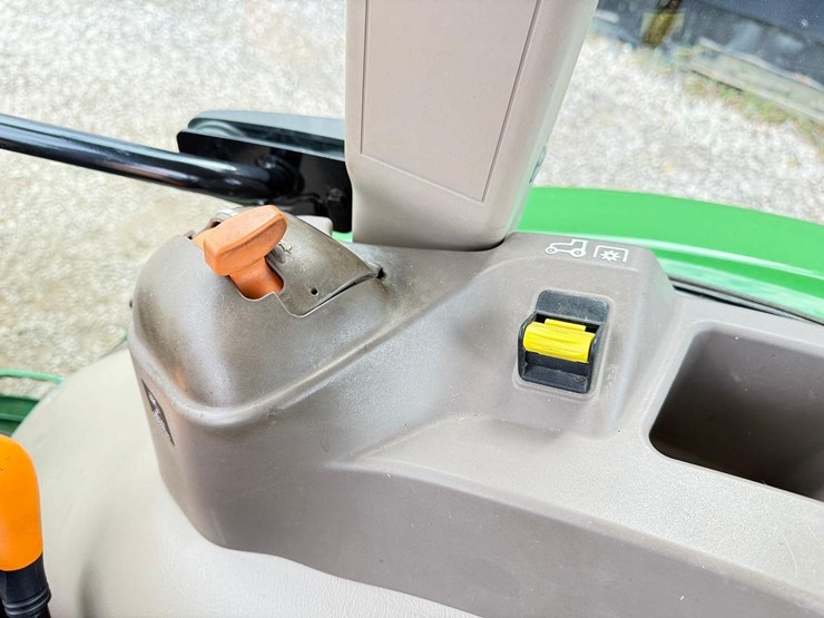 2021-john-deere-5055e-image-30