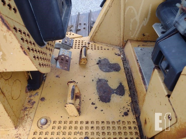 2006-caterpillar-d5n-lgp-image-12