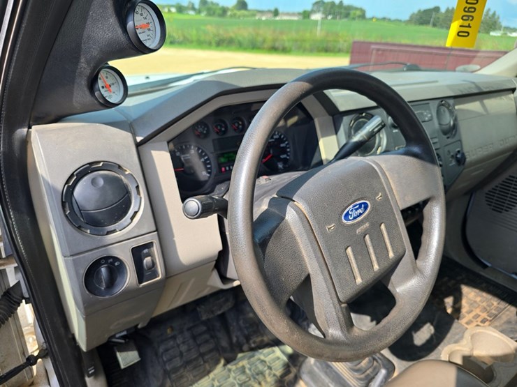 2008-ford-f550-image-21