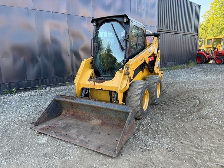 2020-caterpillar-242d3-image-8