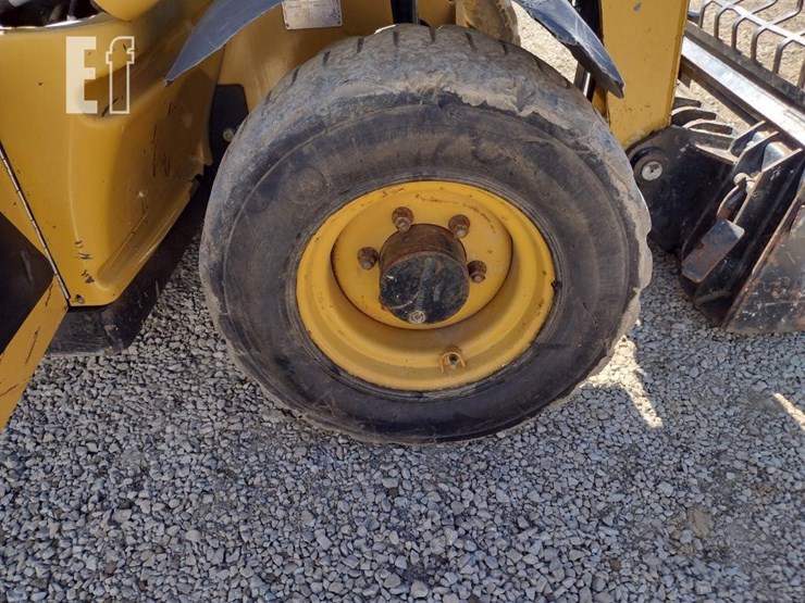 2011-caterpillar-th255-image-25