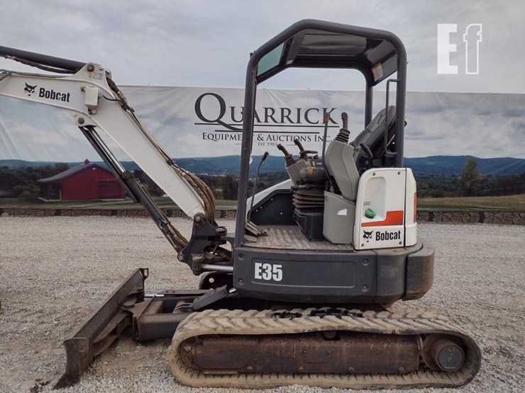 2010-bobcat-e35-image-12