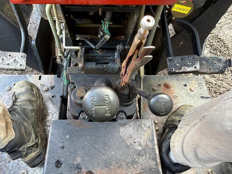 massey-ferguson-451-image-28