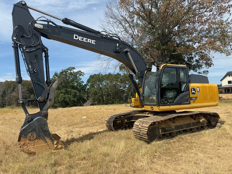 2024-deere-210g-lc-image-1