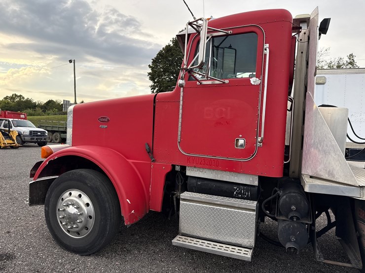 1997-peterbilt-357-image-10