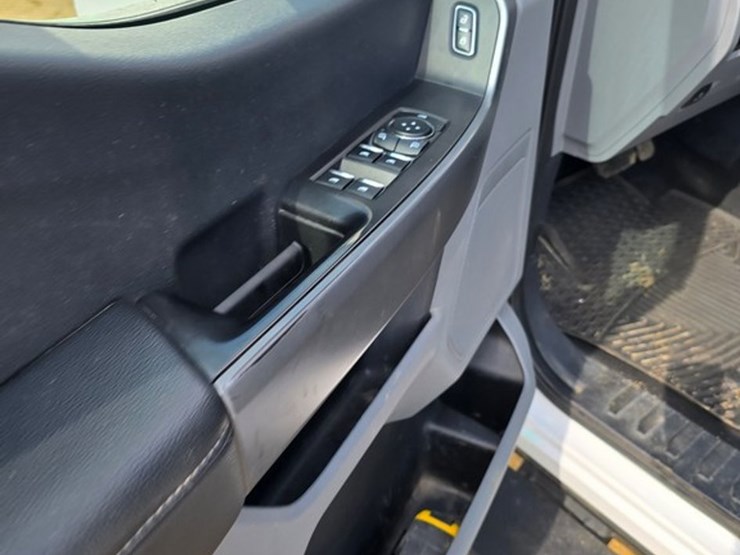 2023-ford-f350-xlt-image-20