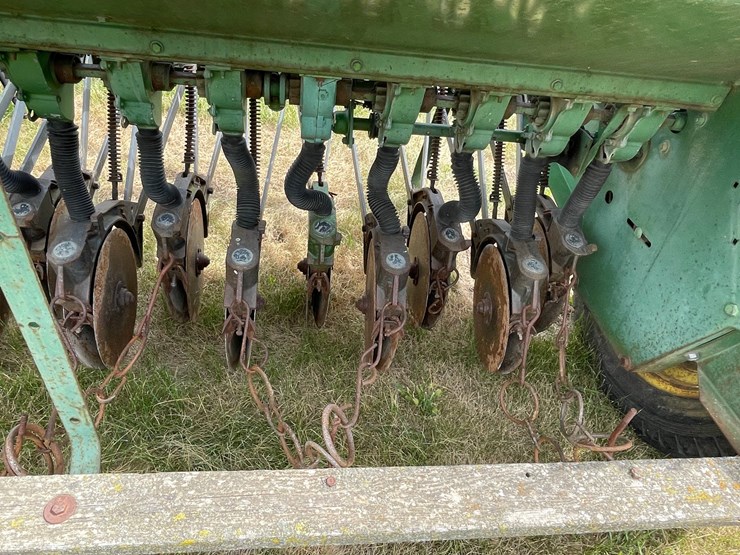 john-deere-12-image-14