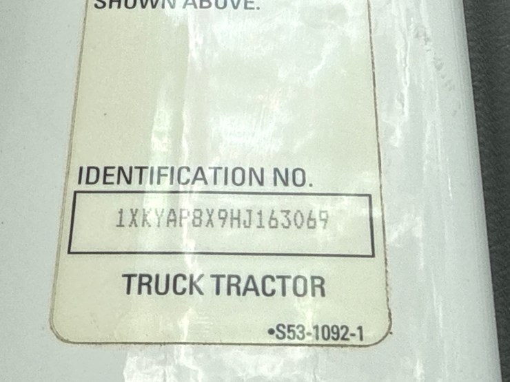 2017-kenworth-t680-image-13