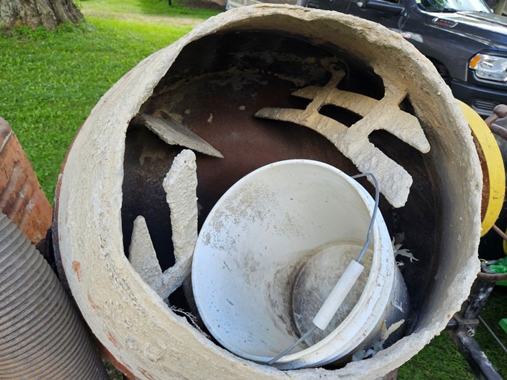 #8737-•-timken-bearing-equipment-towable-concrete-mixer-image-13