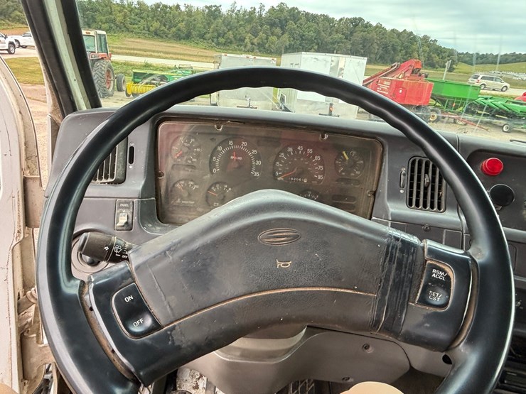 #1201-•-1999-sterling-silage-truck-(has-wi-title)-image-46