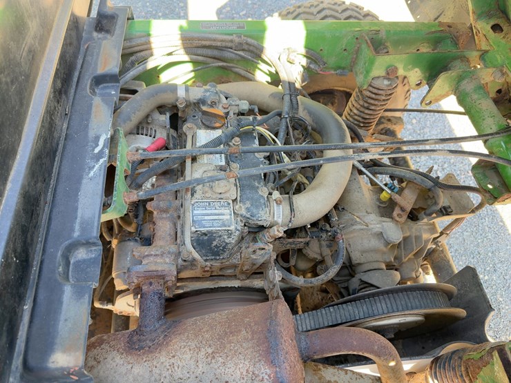 john-deere-gator-image-12