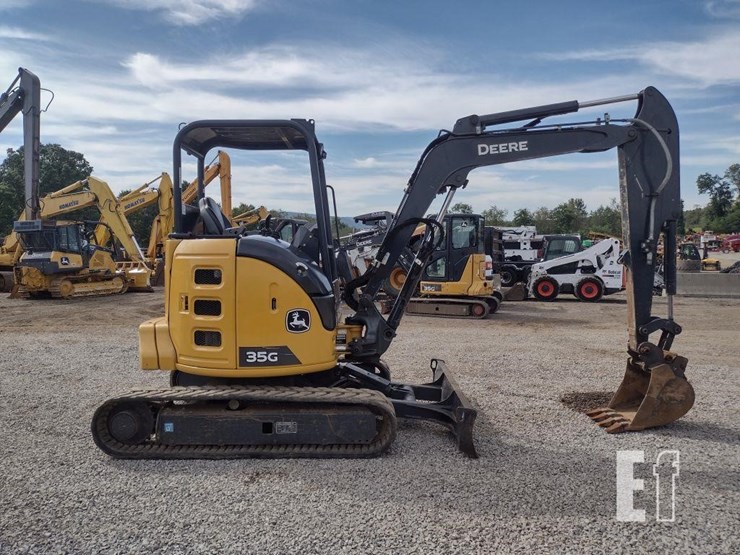 2021-deere-35g-image-3