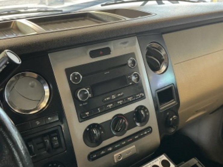 2016-ford-expedition-image-17