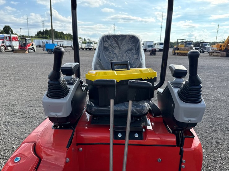 #1071-•-2026-tpm-18hh-mini-excavator-image-10