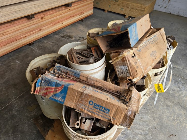 #9757-•-cement-form-clamps-image-7