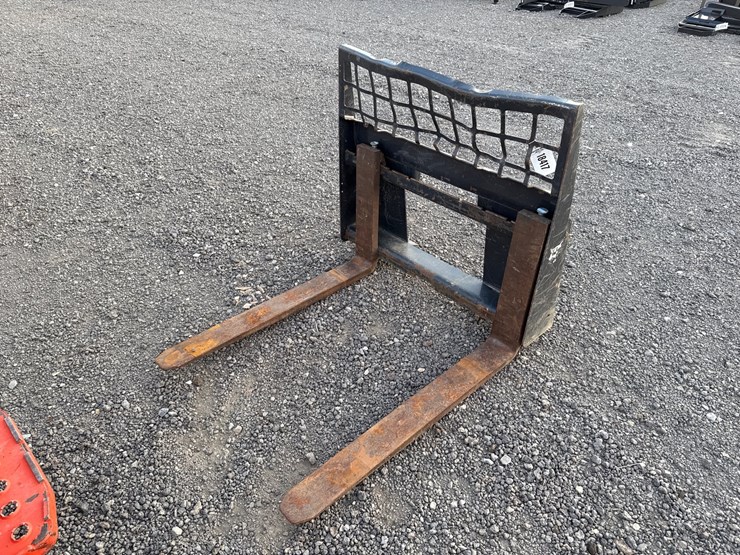 #2092-•-bobcat-36"-mini-skid-steer-pallet-forks-image-1
