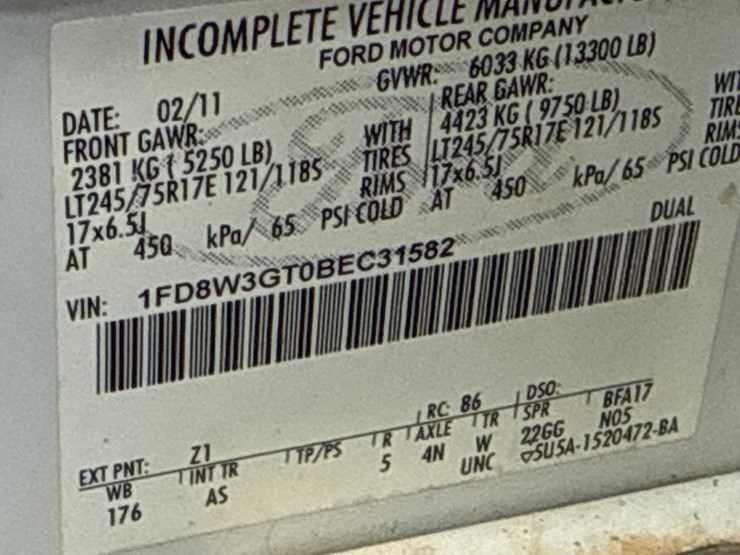 2011-ford-f350-image-15