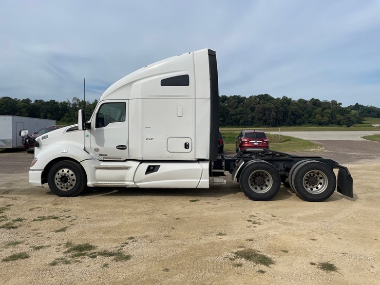 2017-kenworth-t680-image-8