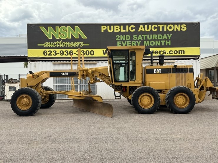 caterpillar-143h-image-1