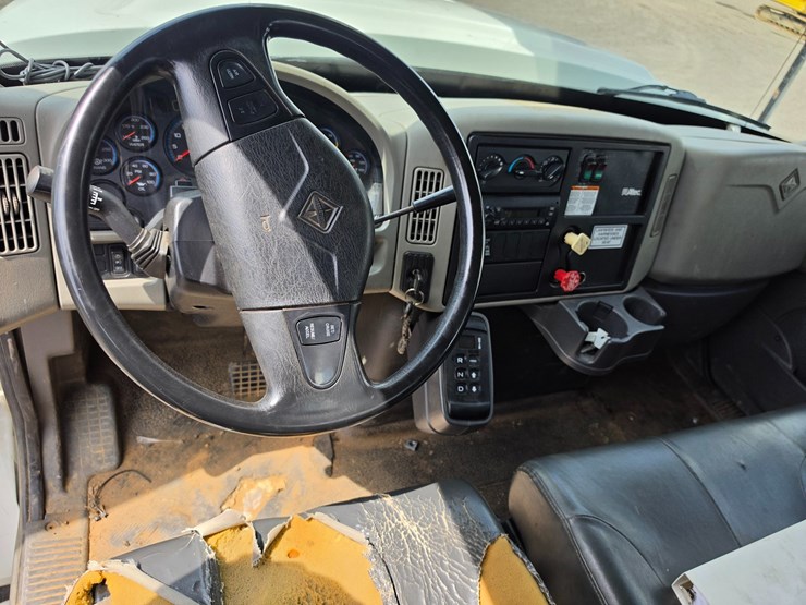 2012-ford-f750-image-35