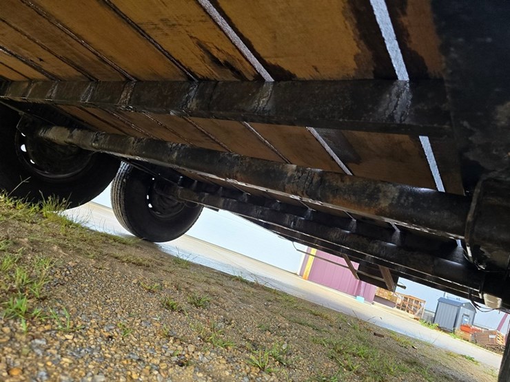 #9622-•-2001-davis-16'-tag-trailer-image-23