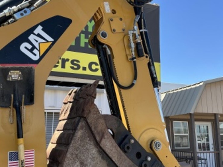 2019-caterpillar-420f2-it-image-10