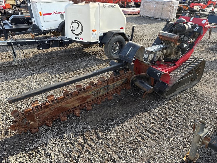 #2067-•-barreto-2324tk-trencher-w/-trailer-image-2